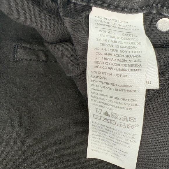 Signature Levi Strauss Women's Mid-Rise Skinny Jeans | 34” X 27” | Black - Picture 5 of 5